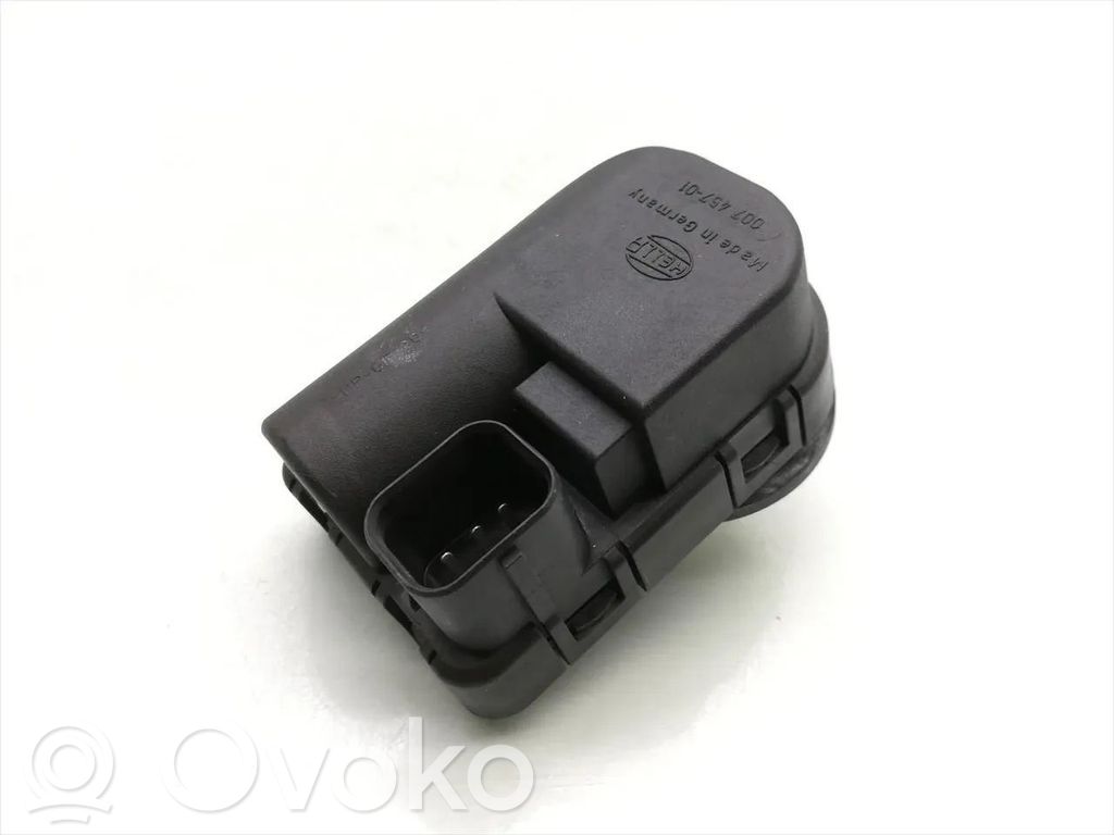 Mercedes-Benz E AMG W210 Headlight level adjustment motor 
