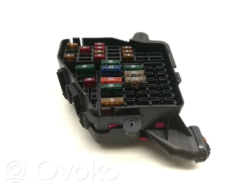 Audi A6 S6 C6 4F Fuse module 