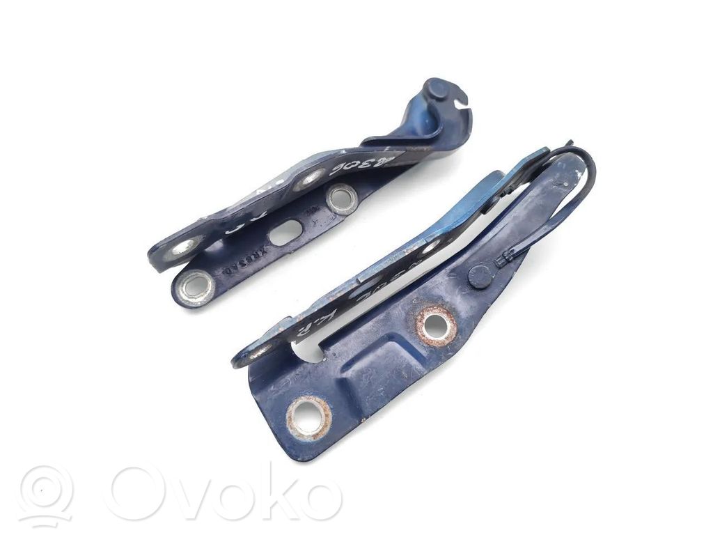 Engine bonnet/hood hinges