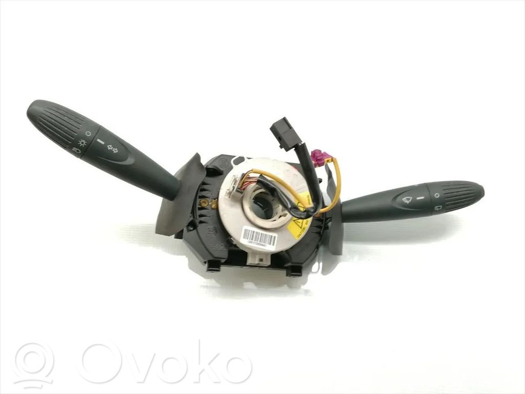 Ford Ka Commodo, commande essuie-glace/phare 