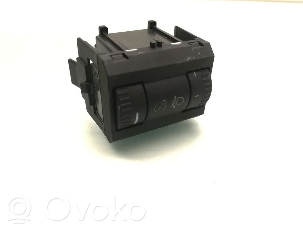 Skoda Superb B6 (3T) Interior lighting switch 