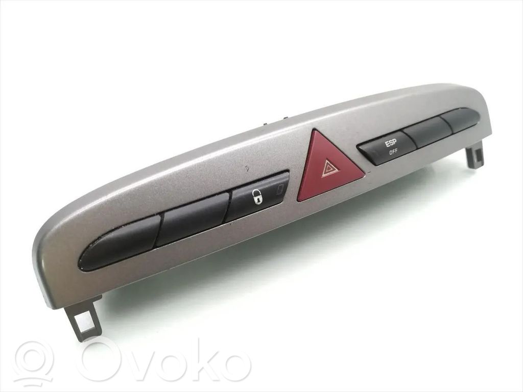 Peugeot 308 Avārijas lukturu slēdzis 