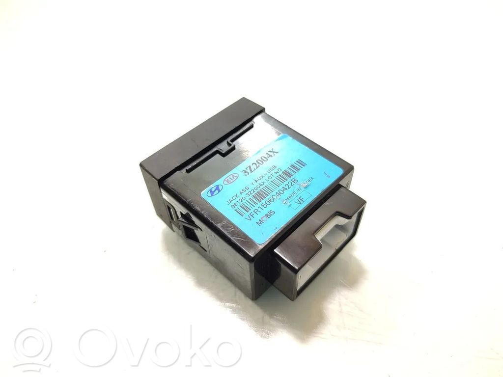 Hyundai i40 Enchufe conector entrada auxiliar 