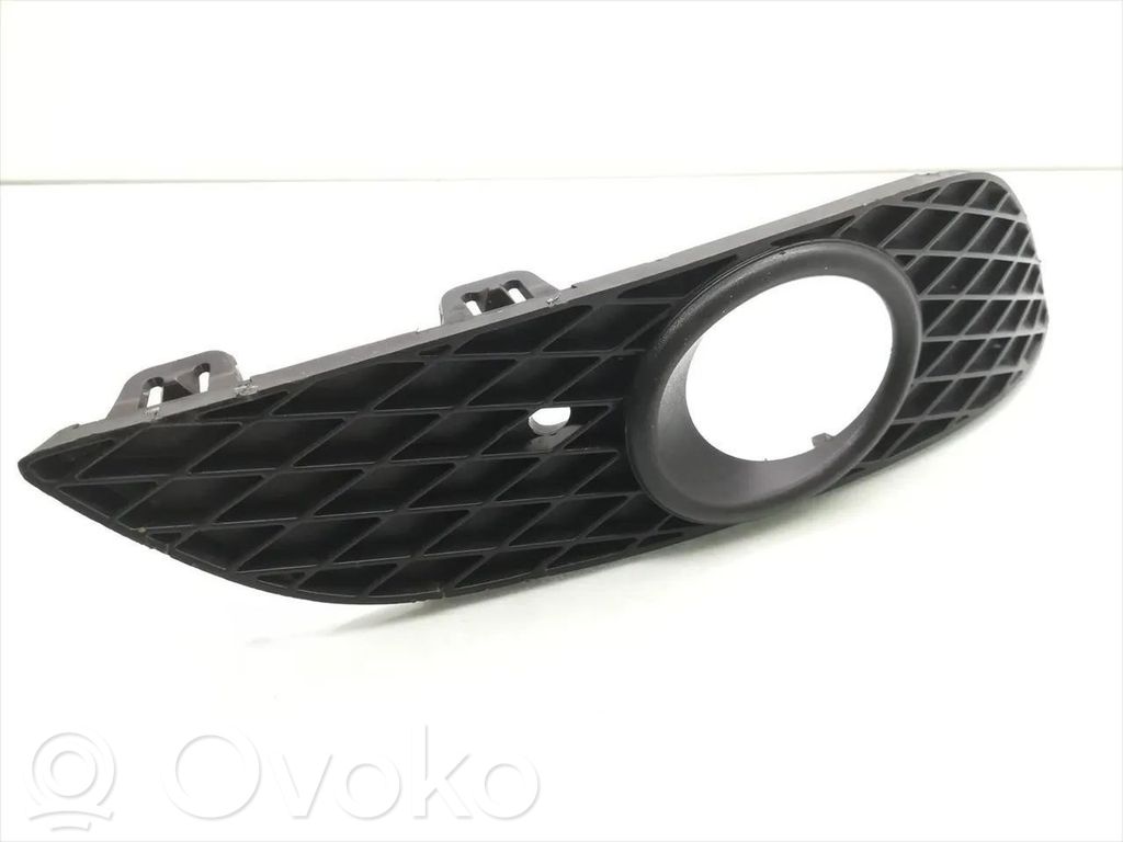 Front fog light trim/grill   13225765