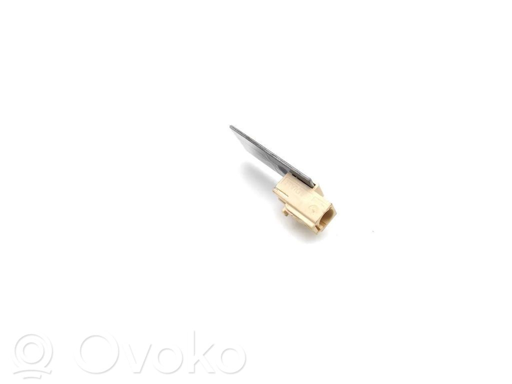 Audi Q7 4L Bluetooth antenna 