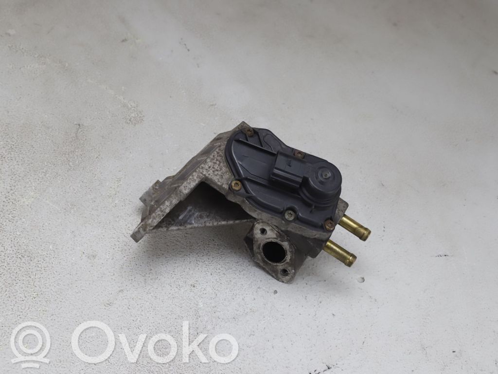 Volkswagen PASSAT B6 Válvula EGR 
