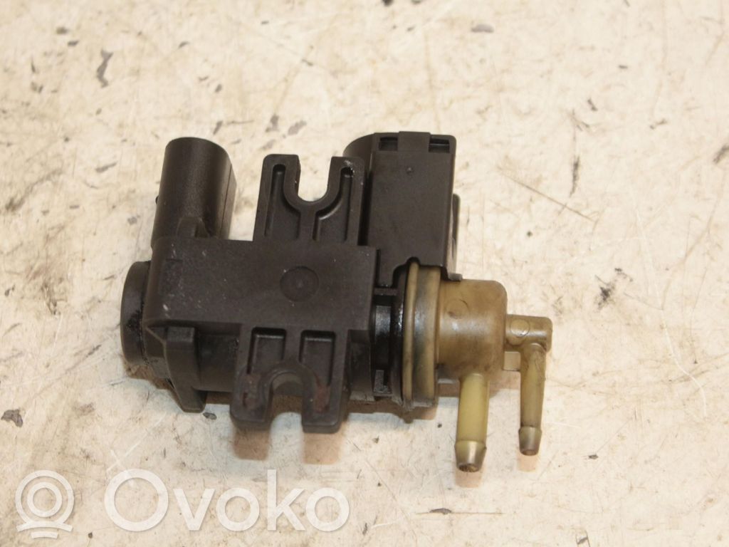 Audi A4 S4 B8 8K Solenoidinis vožtuvas 