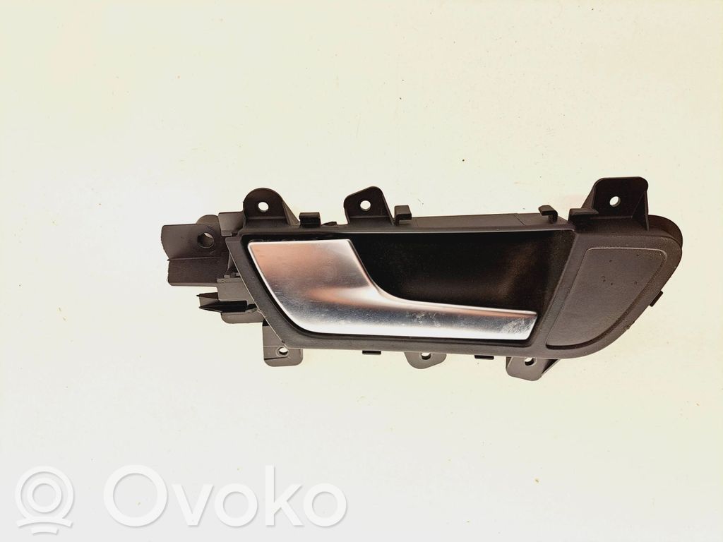 Klamka wewnętrzna drzwi przednich   8K0837019