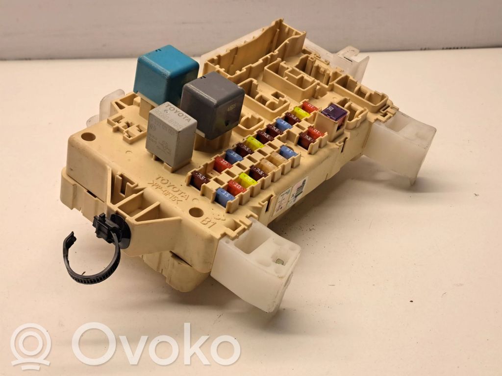 Toyota Corolla Verso AR10 Komforto modulis 