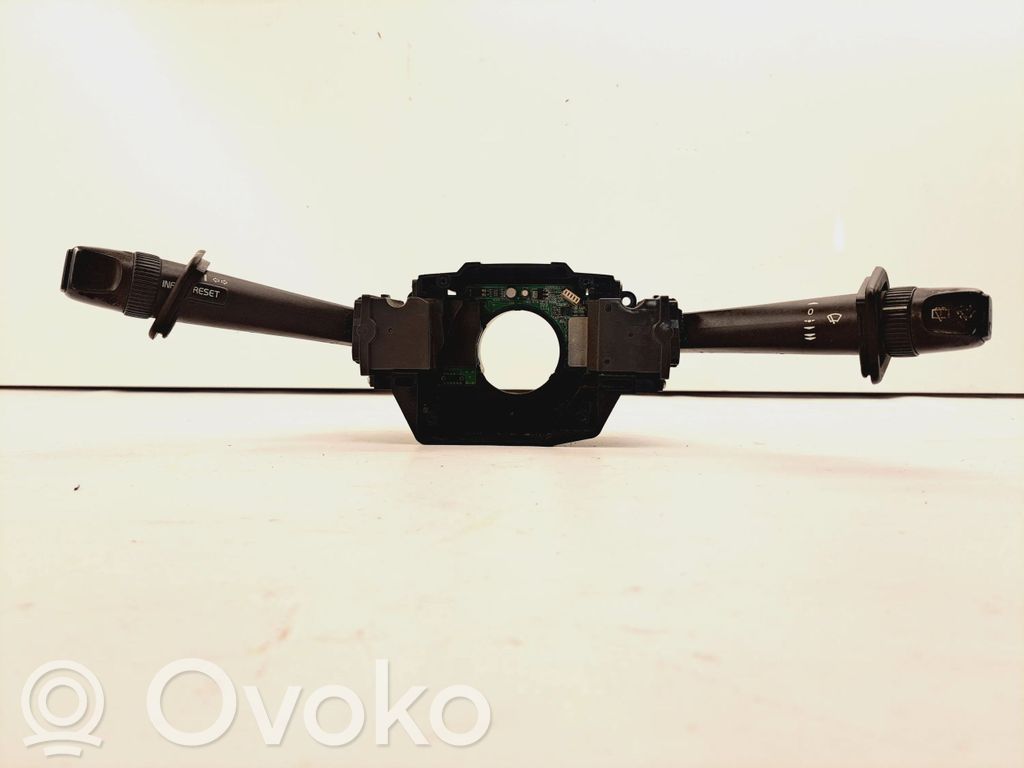 Volvo XC70 Wiper turn signal indicator stalk/switch 
