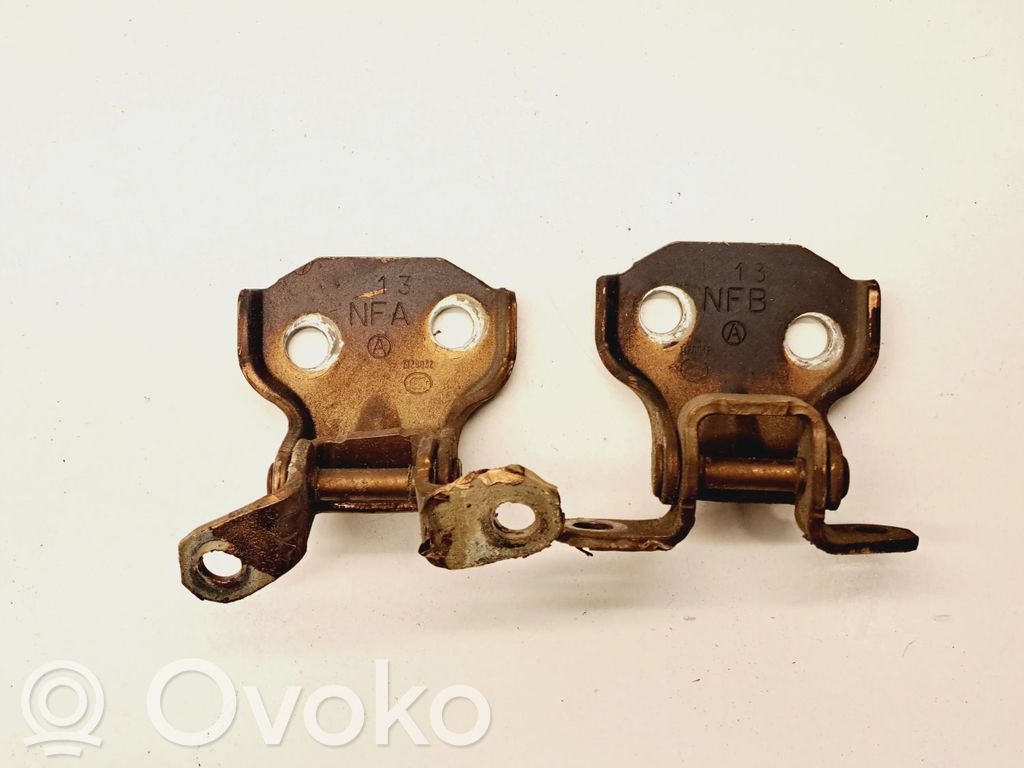 Subaru Outback Priekšpusē eņģu komplekts 