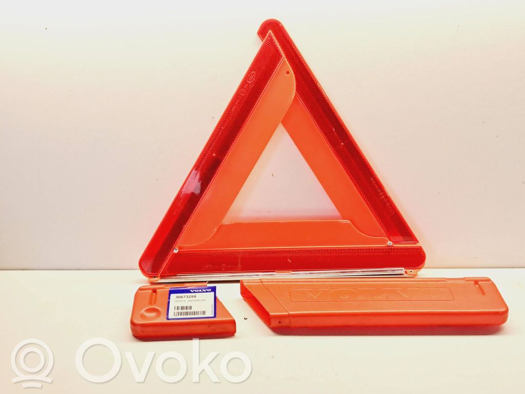 Volvo V50 Warndreieck 