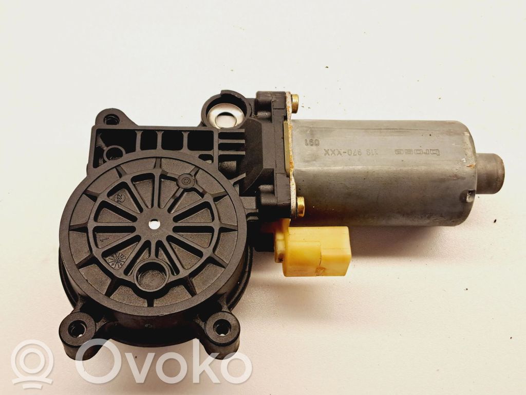 Volvo V70 Silniczek podnoszenia szyby drzwi tylnych 
