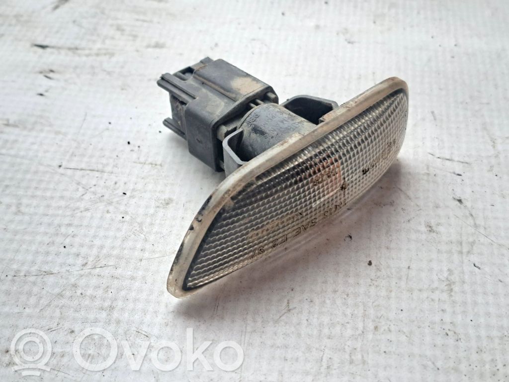Volvo S80 Semnalizator bară față 