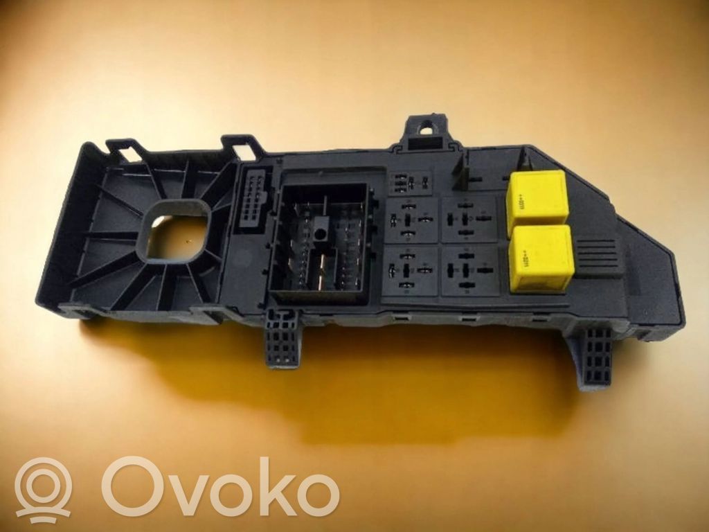 Opel Vectra C Saugiklių dėžė (komplektas) 