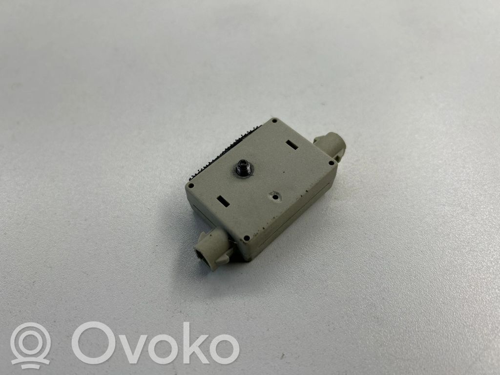 BMW 5 E60 E61 Antenos stiprintuvas 