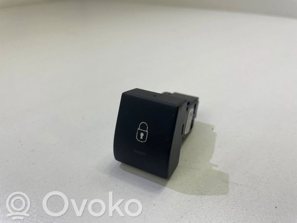 Peugeot 3008 I Central locking switch button 