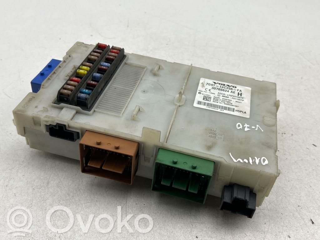 Volvo V70 Fuse module 