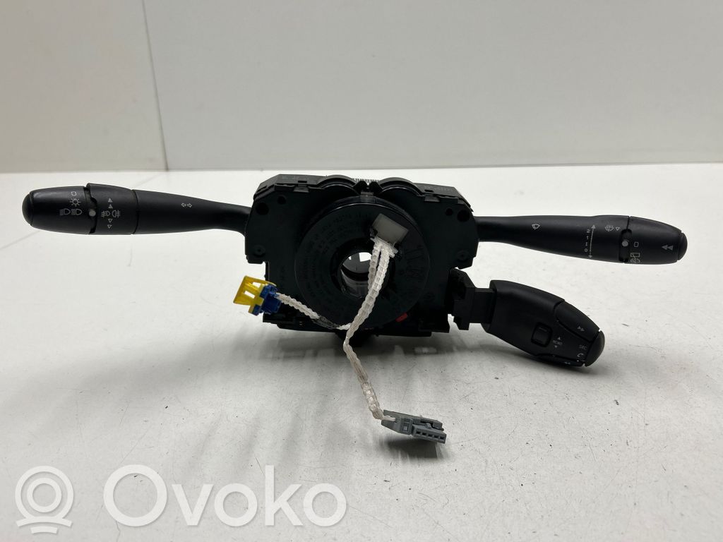 Peugeot 308 SW  Wiper turn signal indicator stalk/switch 