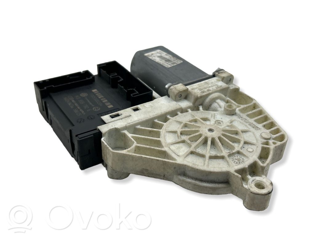 Volkswagen PASSAT B6 Silnik regulatora szyby drzwi przednich 