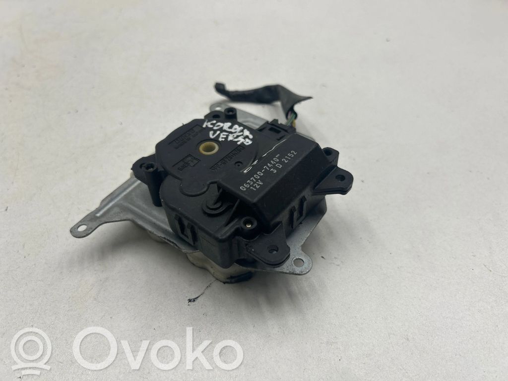 Toyota Corolla Verso E121 Motor/actuator clapetă aer 