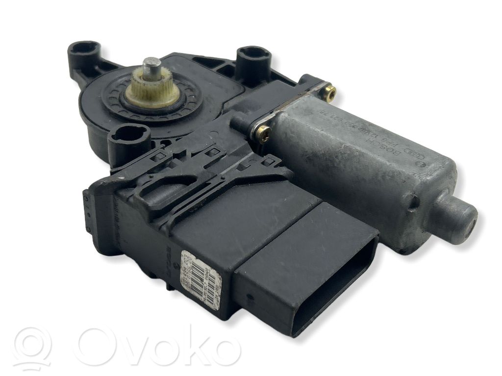 Silnik regulatora szyby drzwi przednich   101439203,161958,7060600,05076620