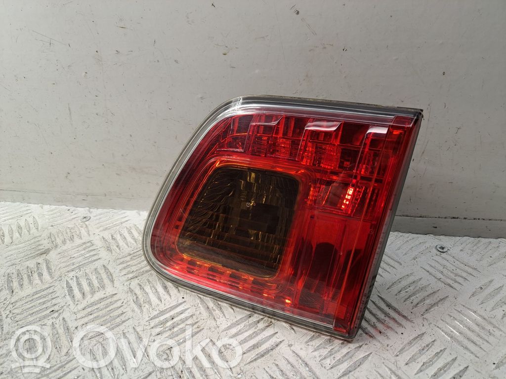 Toyota Avensis T270 Luci posteriori del portellone del bagagliaio