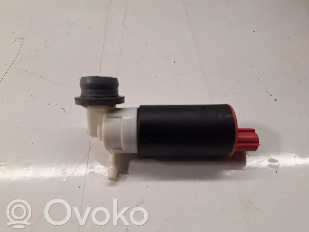Toyota Avensis T250 Windscreen/windshield washer pump 