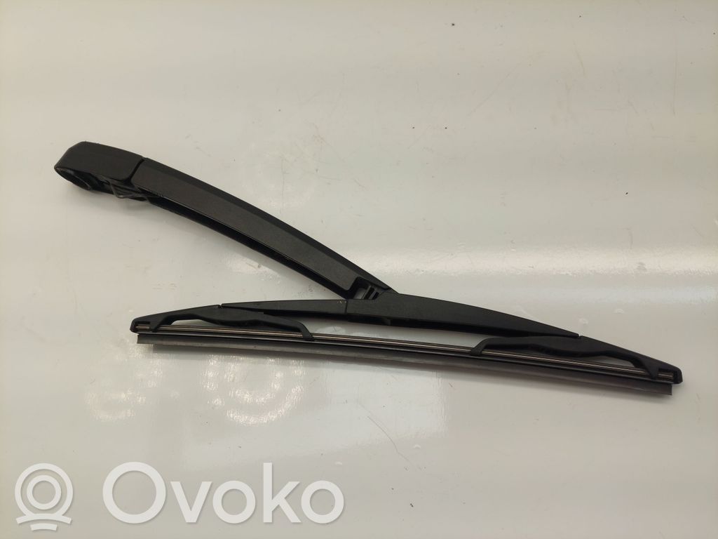 Toyota Avensis T250 Ramię wycieraczki szyby tylnej 