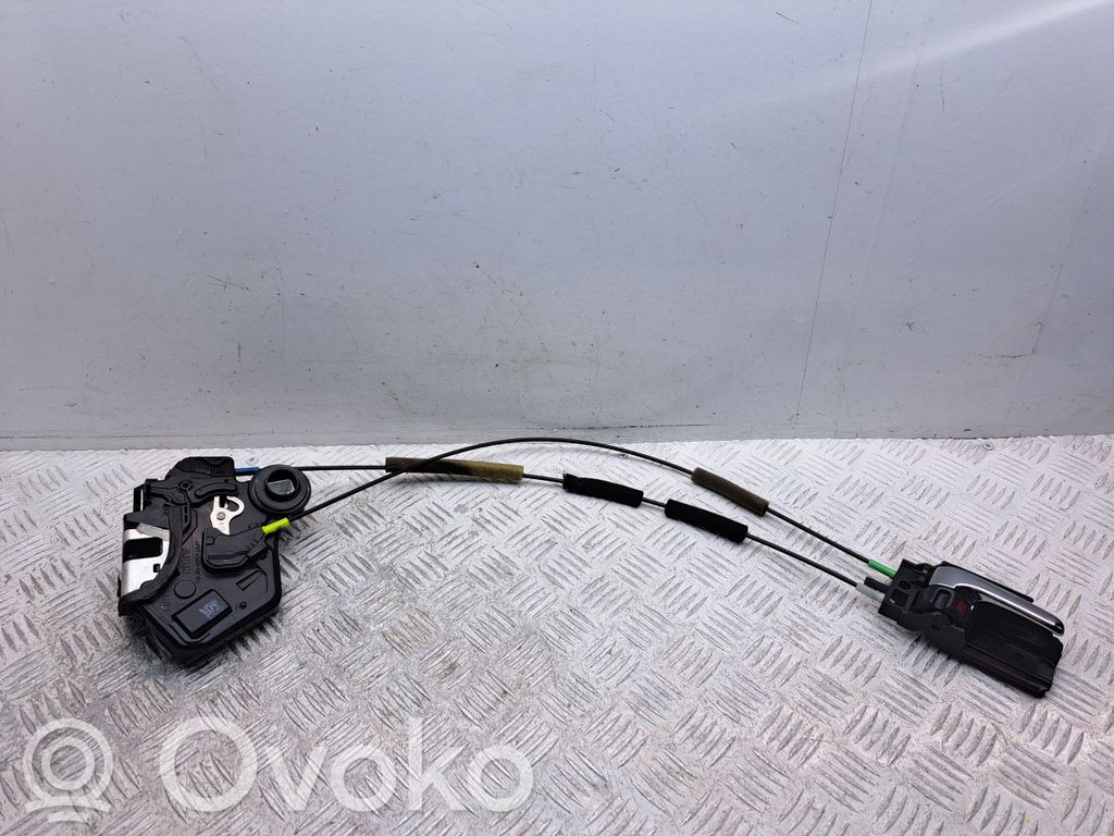 Toyota Avensis T250 Rear door lock 