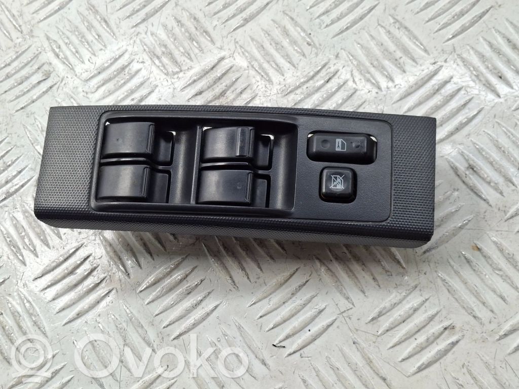 Toyota Corolla Verso AR10 Electric window control switch 