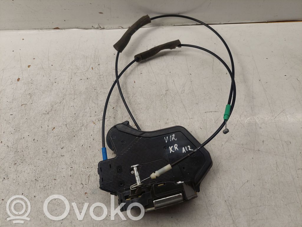 Toyota Corolla Verso AR10 Aizmugurē slēdzene 