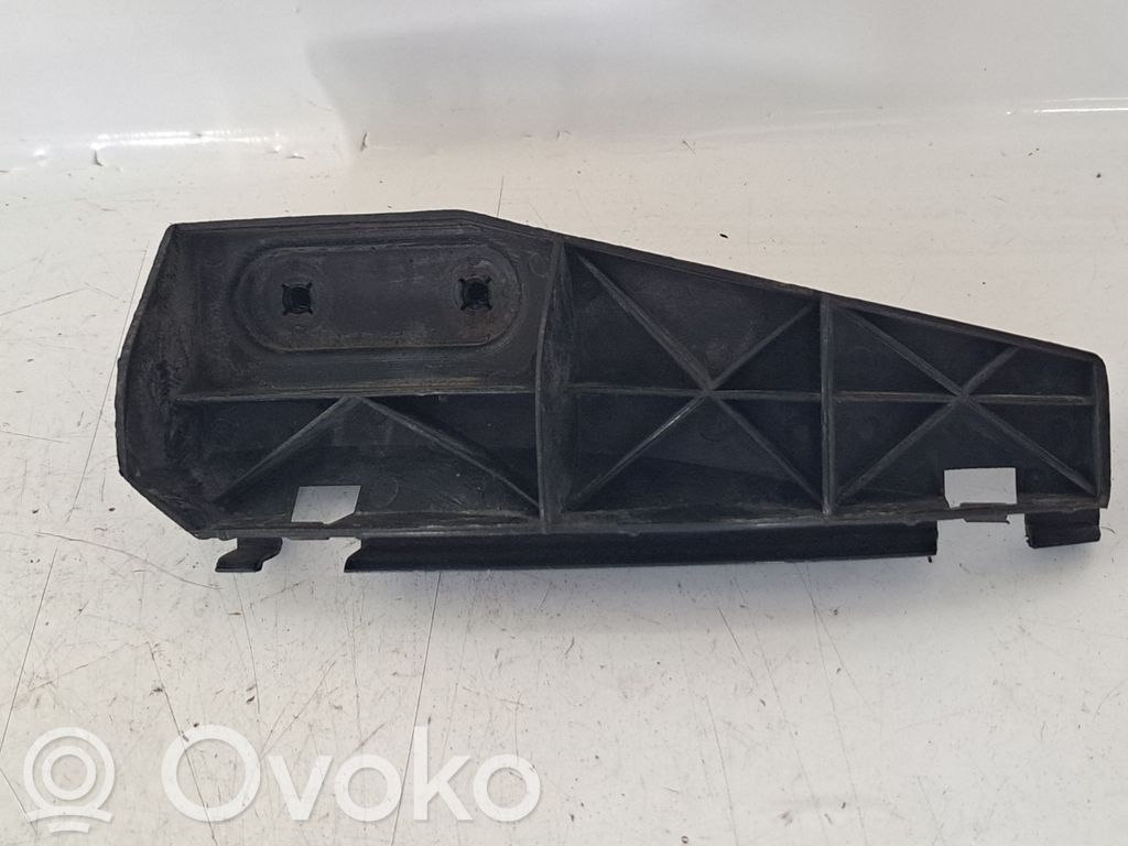 Toyota Corolla Verso AR10 Takapuskurin kannake 