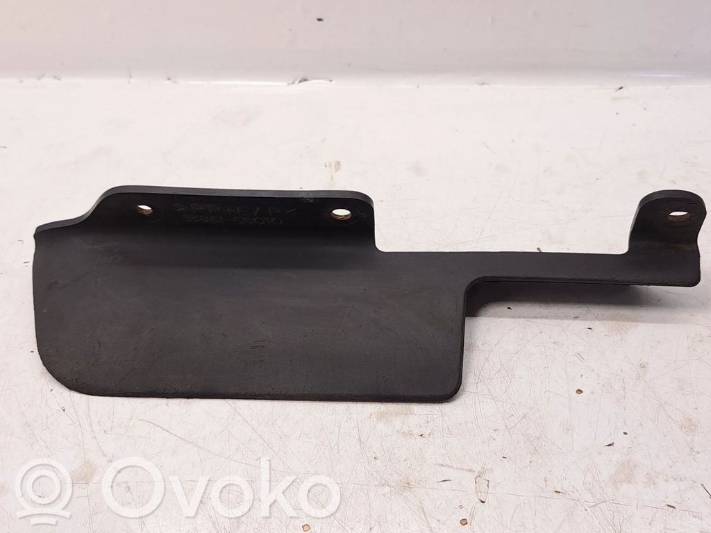 Toyota Avensis T270 Parafango anteriore