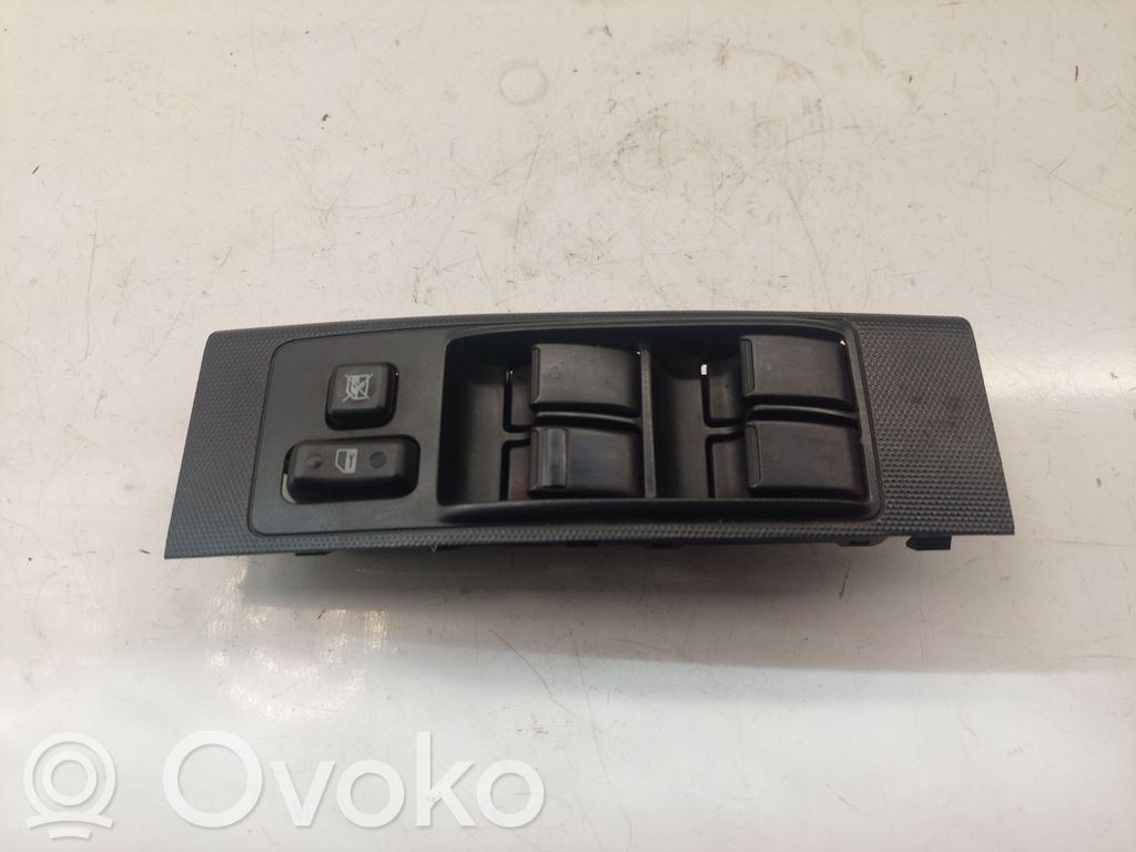 Toyota Corolla Verso AR10 Electric window control switch 