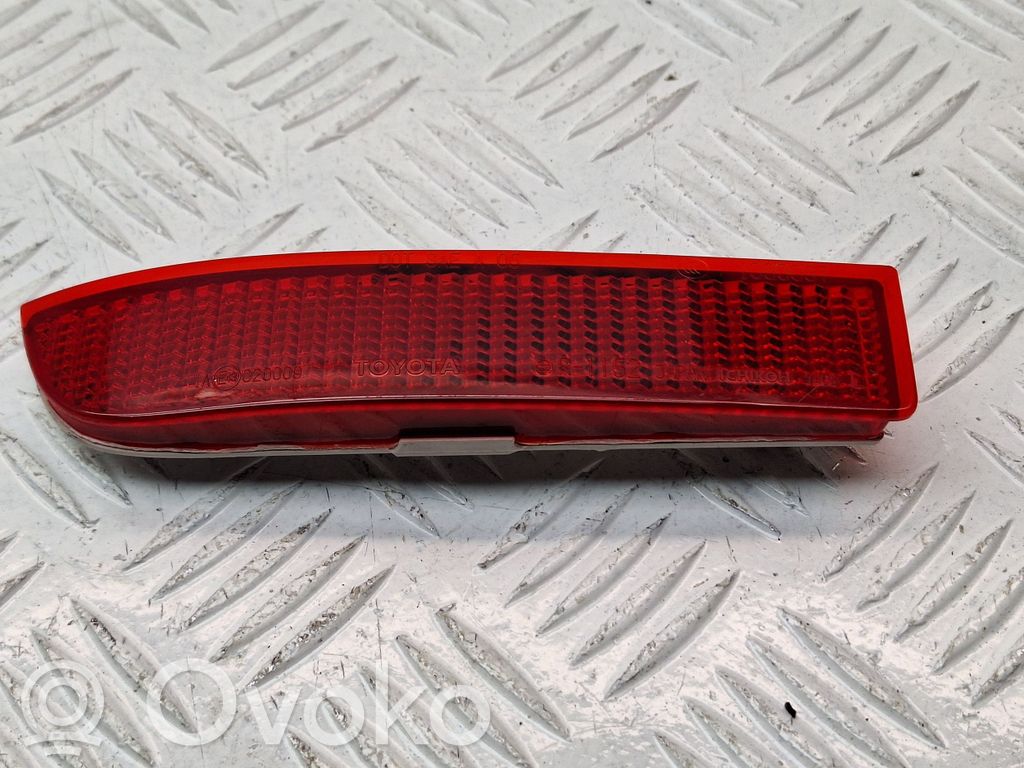 Toyota Avensis T270 Rear tail light reflector 