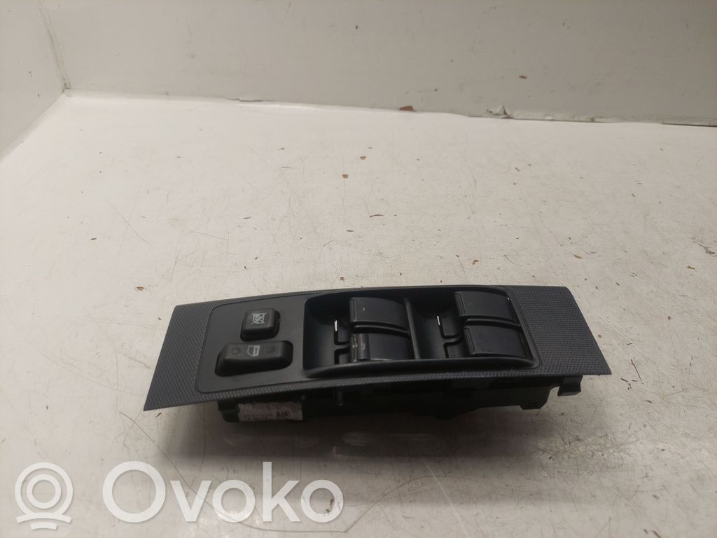 Toyota Corolla Verso AR10 Electric window control switch 