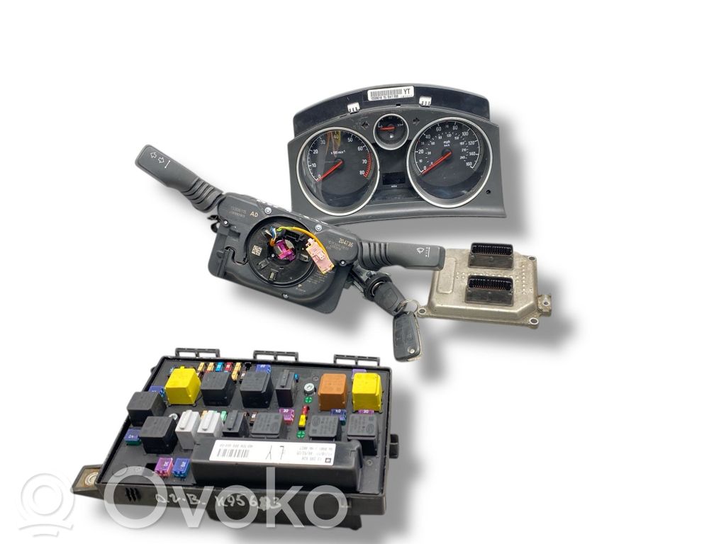 Opel Zafira B Engine ECU kit and lock set 