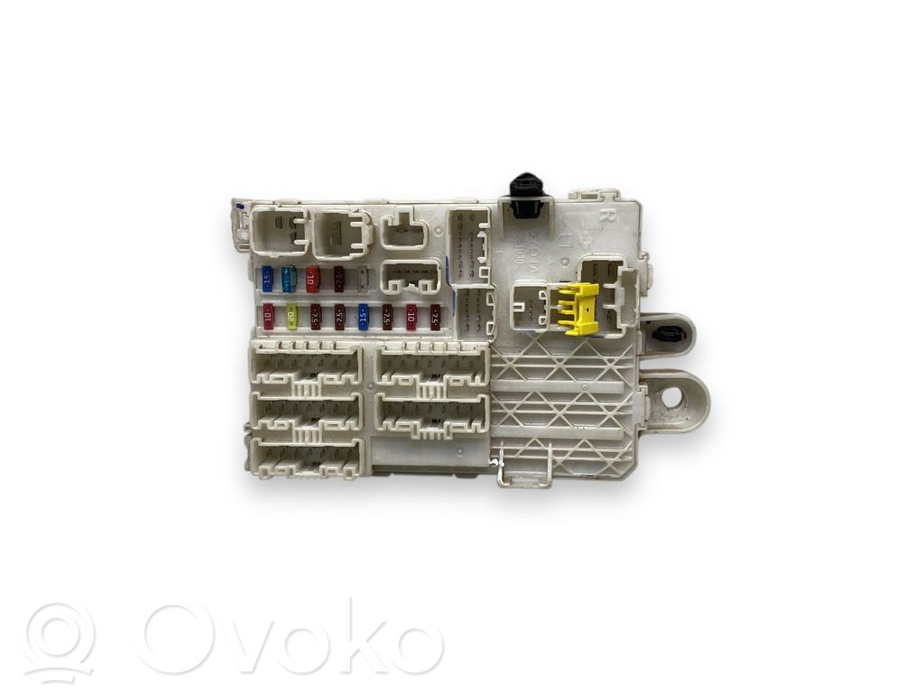 Toyota Hilux (AN10, AN20, AN30) Fuse module 