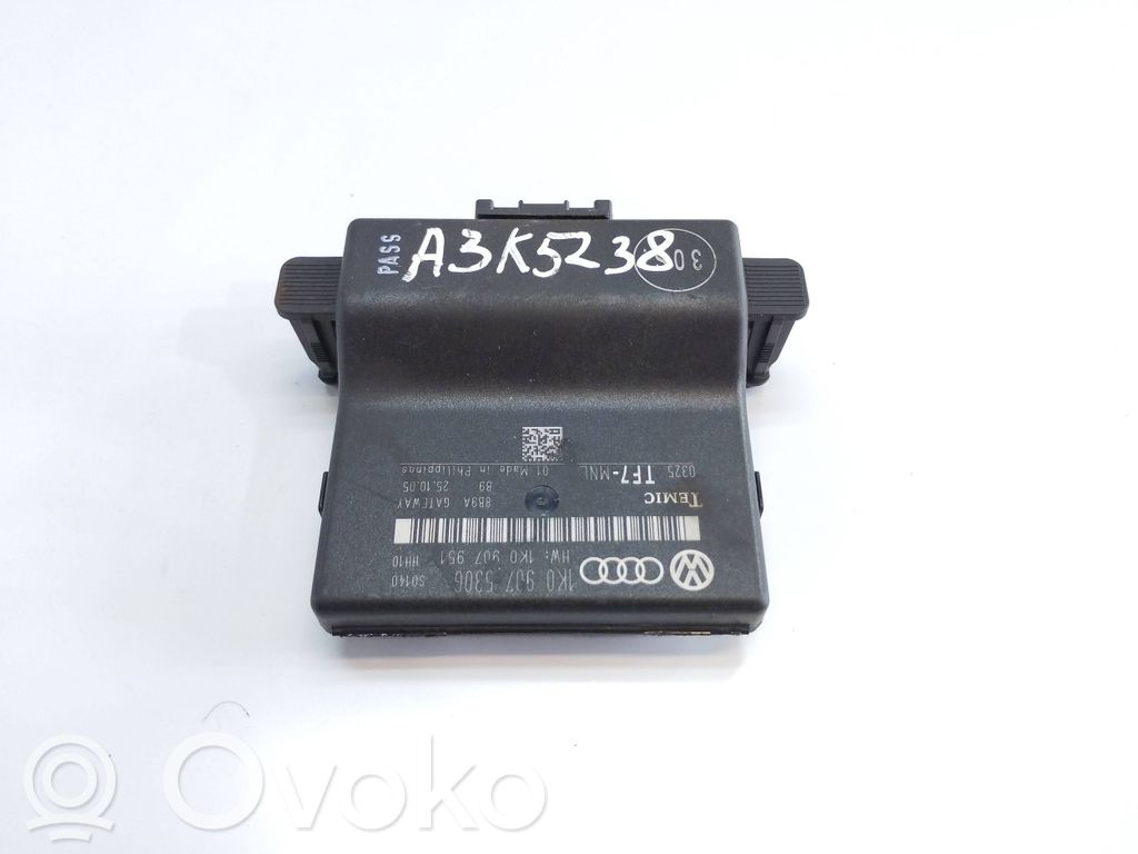 Audi A3 S3 8P Gateway control module 