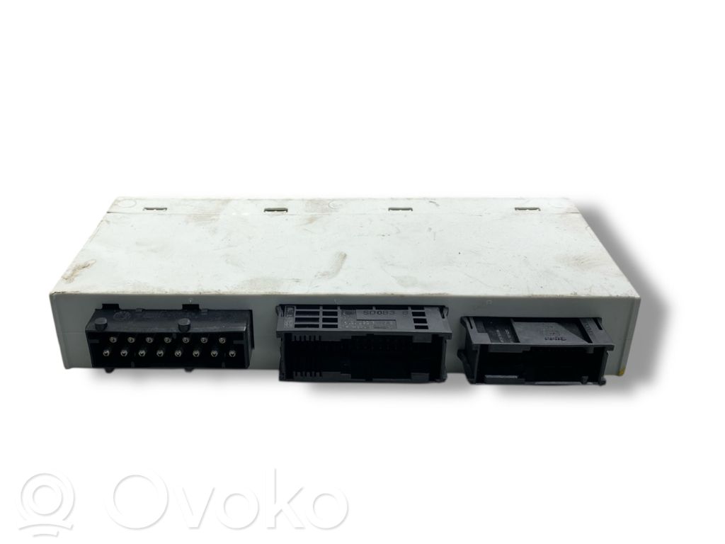 BMW Z4 E85 E86 Aerial antenna amplifier 