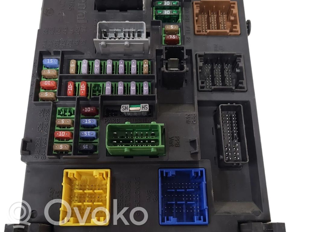 Citroen C4 II Saugiklių blokas 