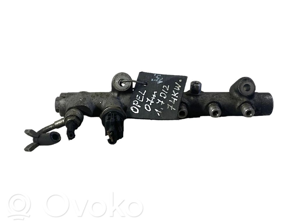 Opel Astra H Polttoainepääputki 