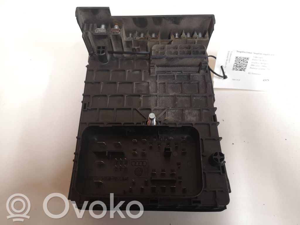 Volkswagen PASSAT B6 Fuse module 