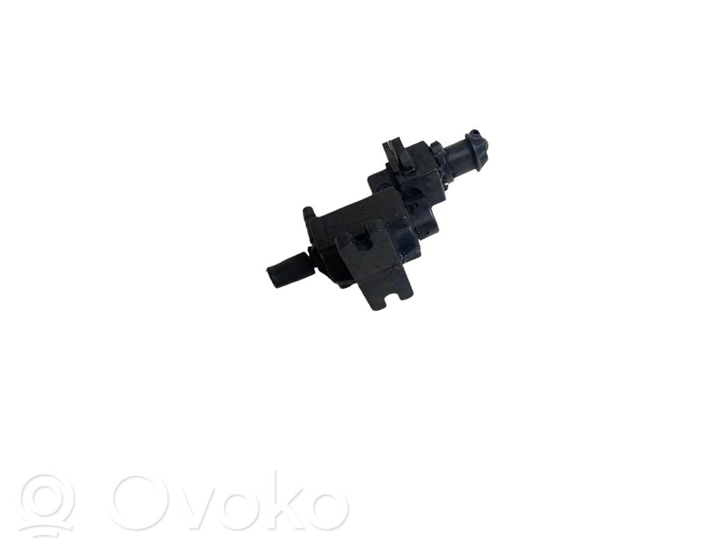 Volvo V70 Supapă vacuum 