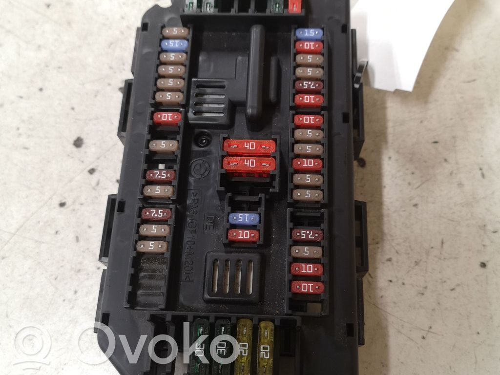 BMW 1 F20 F21 Fuse module 
