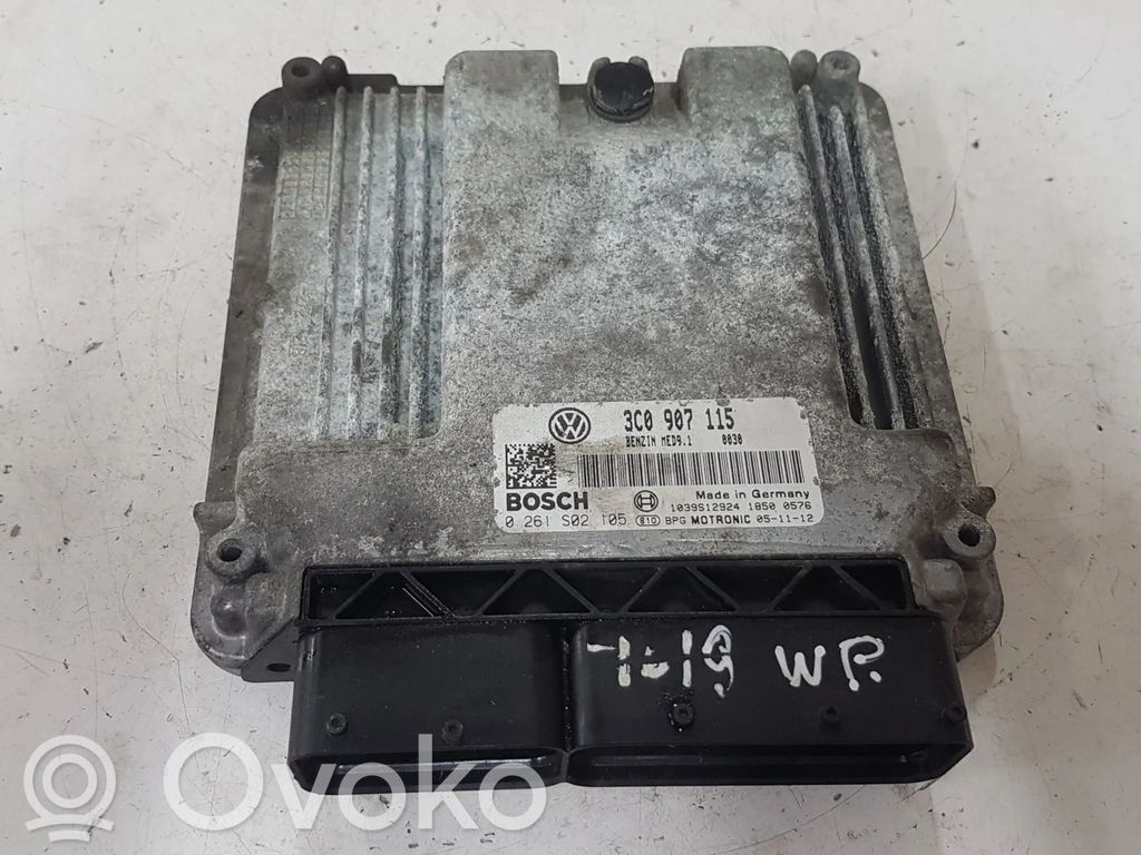 Volkswagen PASSAT B6 Engine control unit/module 