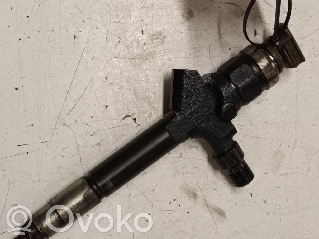 Mazda 5 Fuel injector 