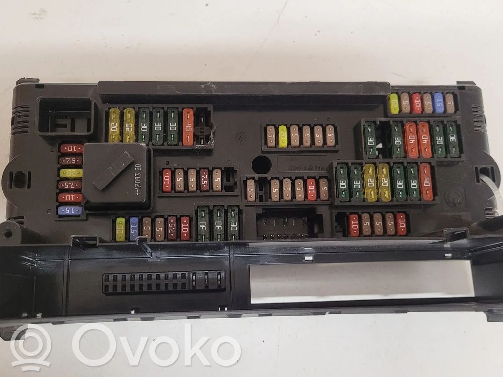 BMW 5 F10 F11 Saugiklių blokas 