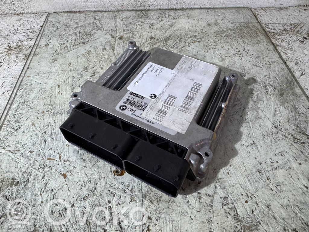 BMW 3 E90 E91 Variklio valdymo blokas 
